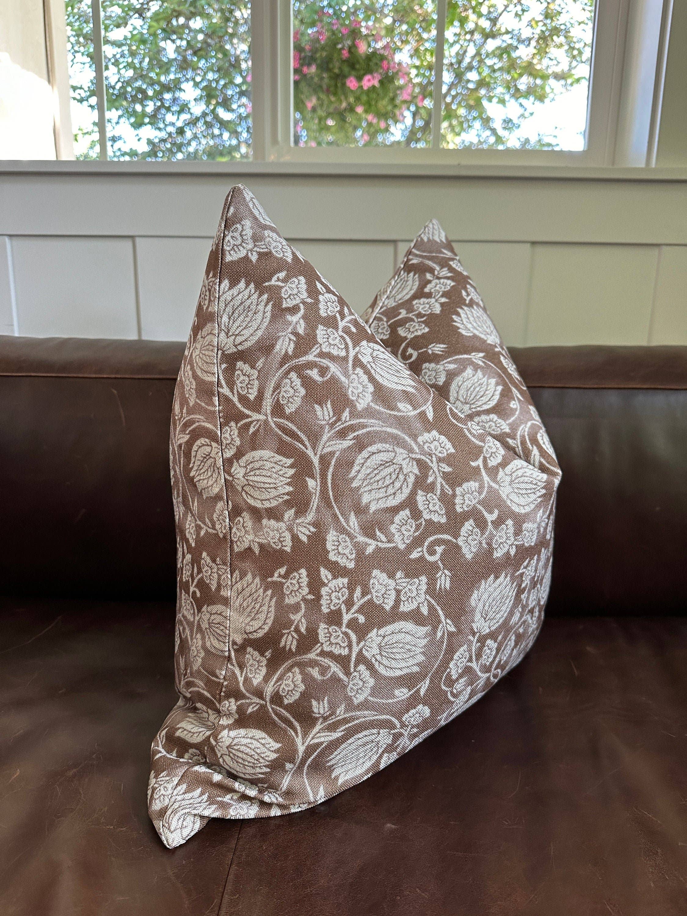 Kate Outdoor/Indoor Pillow Cover