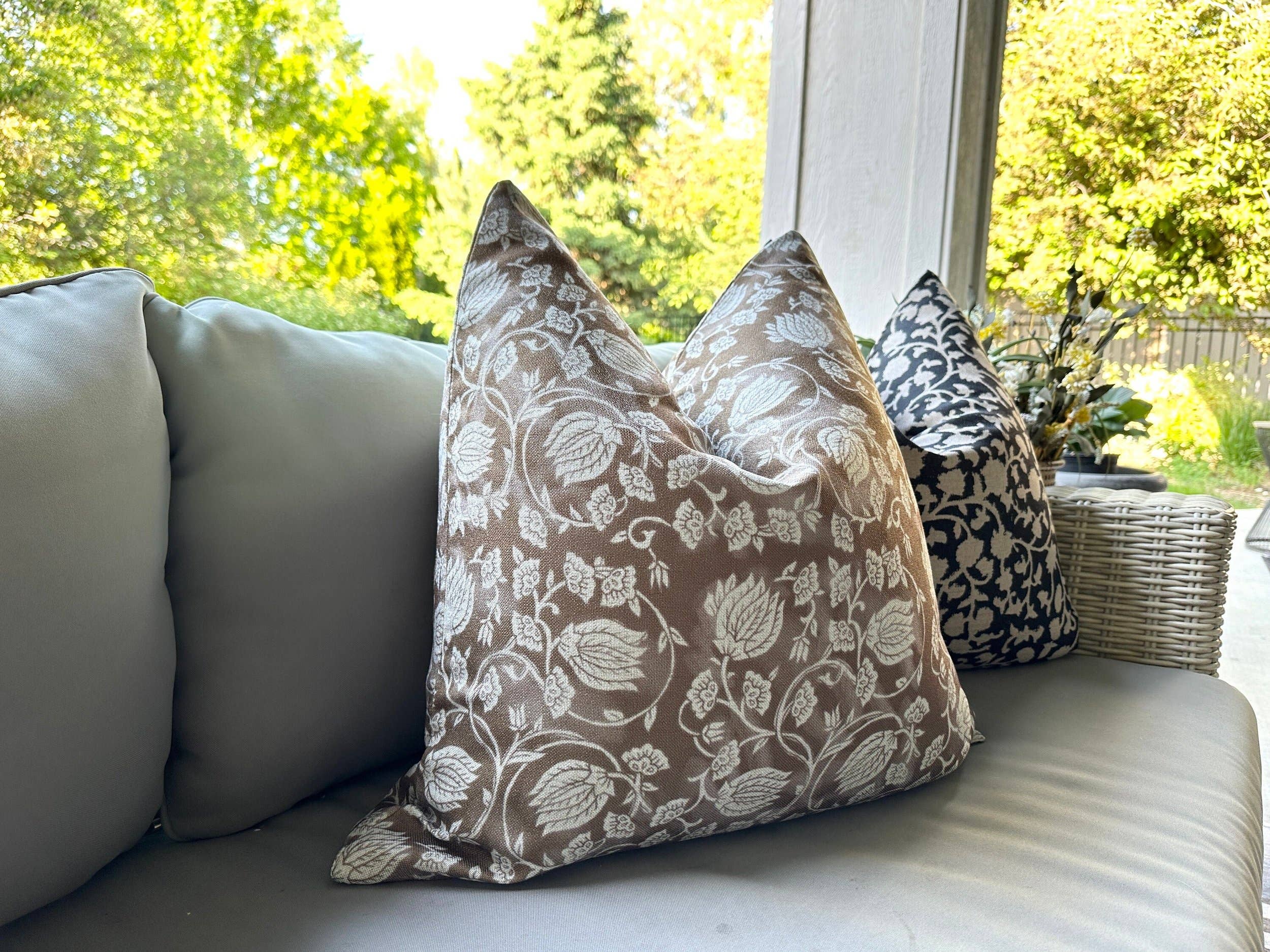 Kate Outdoor/Indoor Pillow Cover