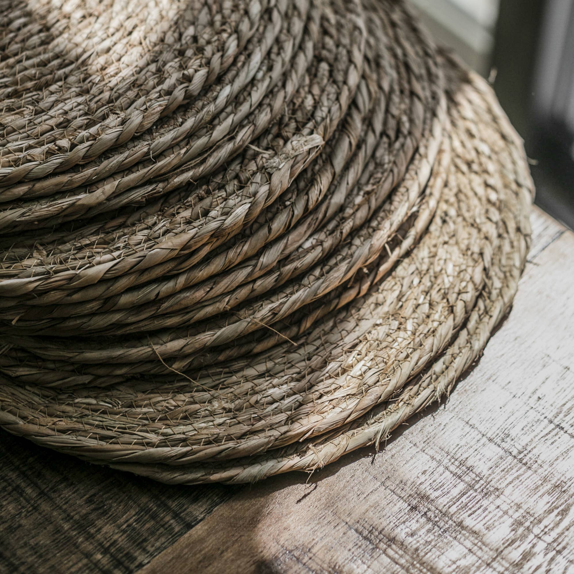 814 - Round Rattan Placemat