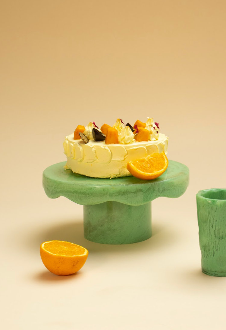 Scallop Resin Cake stand, Green- 9.5x4.5 Inches