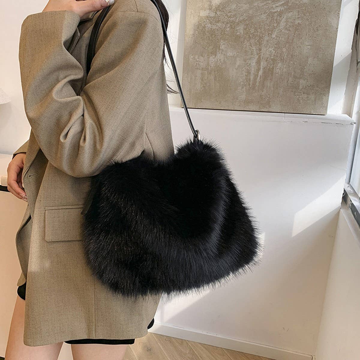 WINTER FAUX FOX FUR ONE SHOULDER FASHION PLUSH BAG