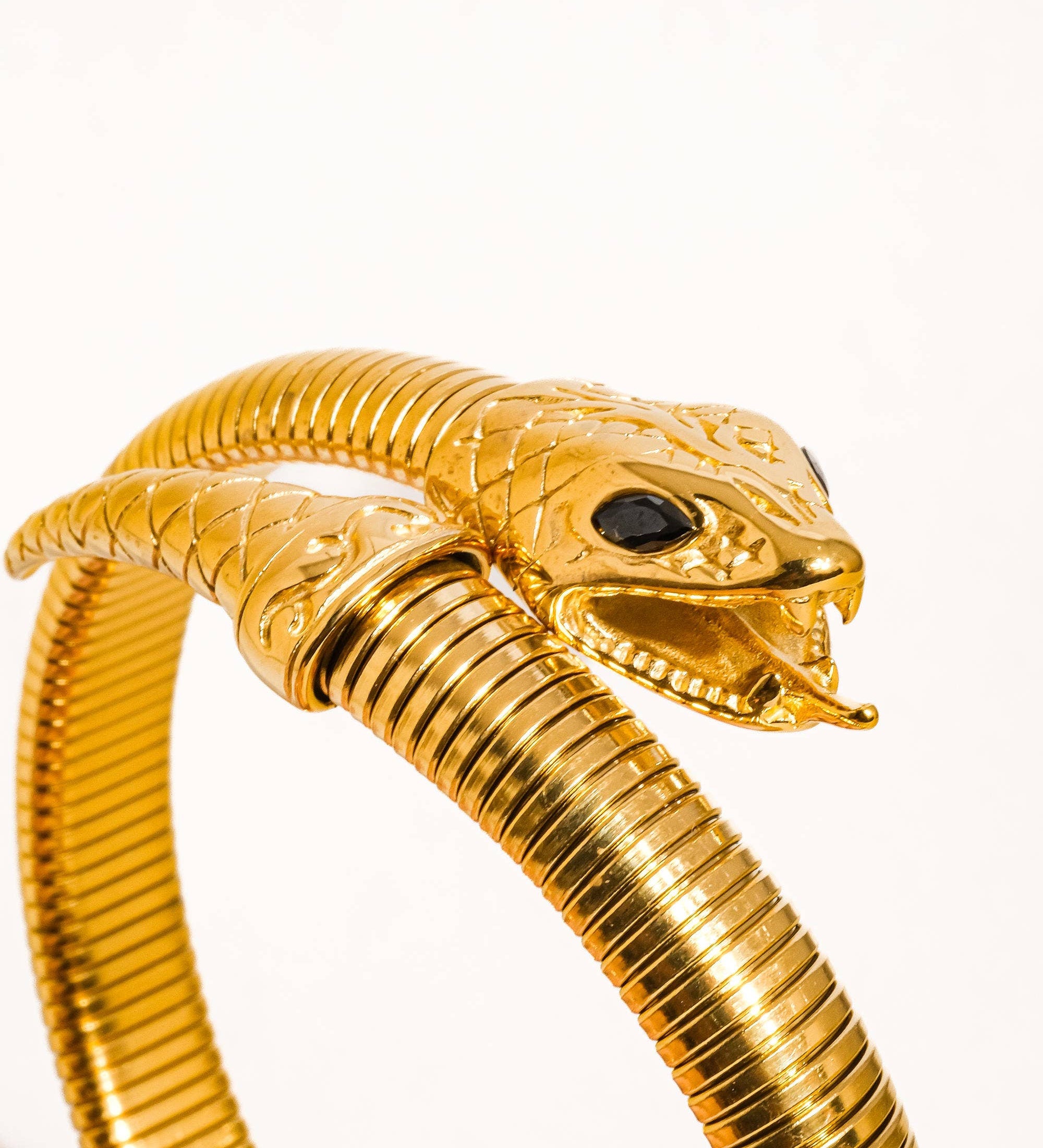 Paix 18K Gold Non-Tarnish Serpent Bangle