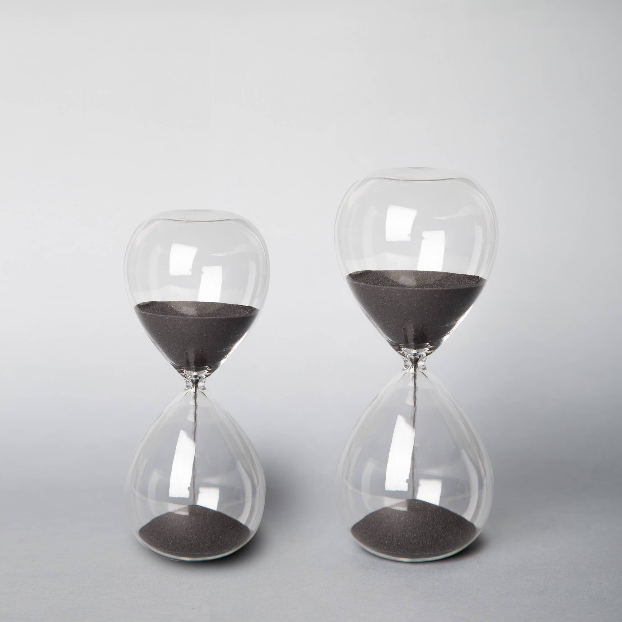 403 - Black Sand Glass Timer